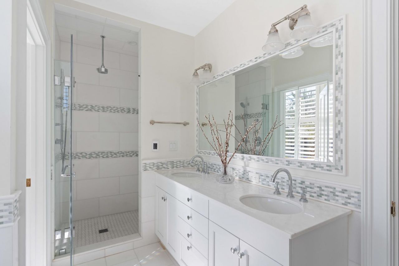 18 Logan Street Photo 42