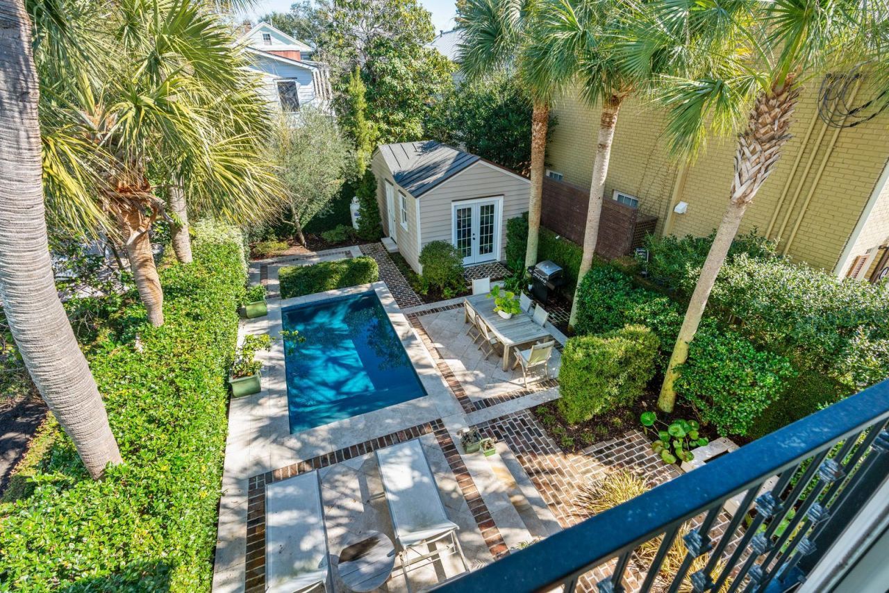 18 Logan Street Photo 44