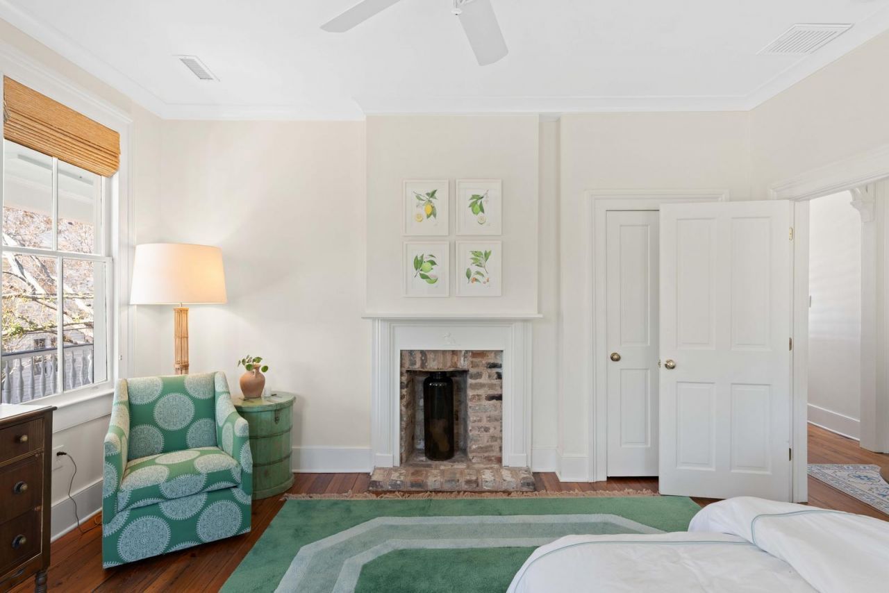 18 Logan Street Photo 50