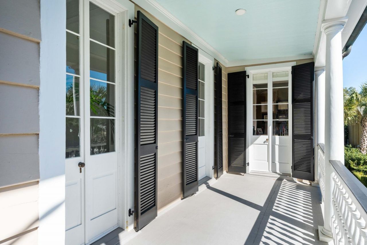 18 Logan Street Photo 53