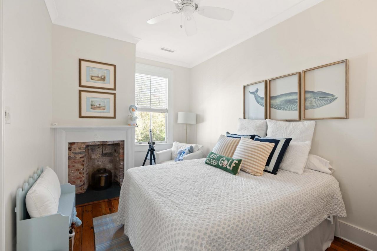 18 Logan Street Photo 54