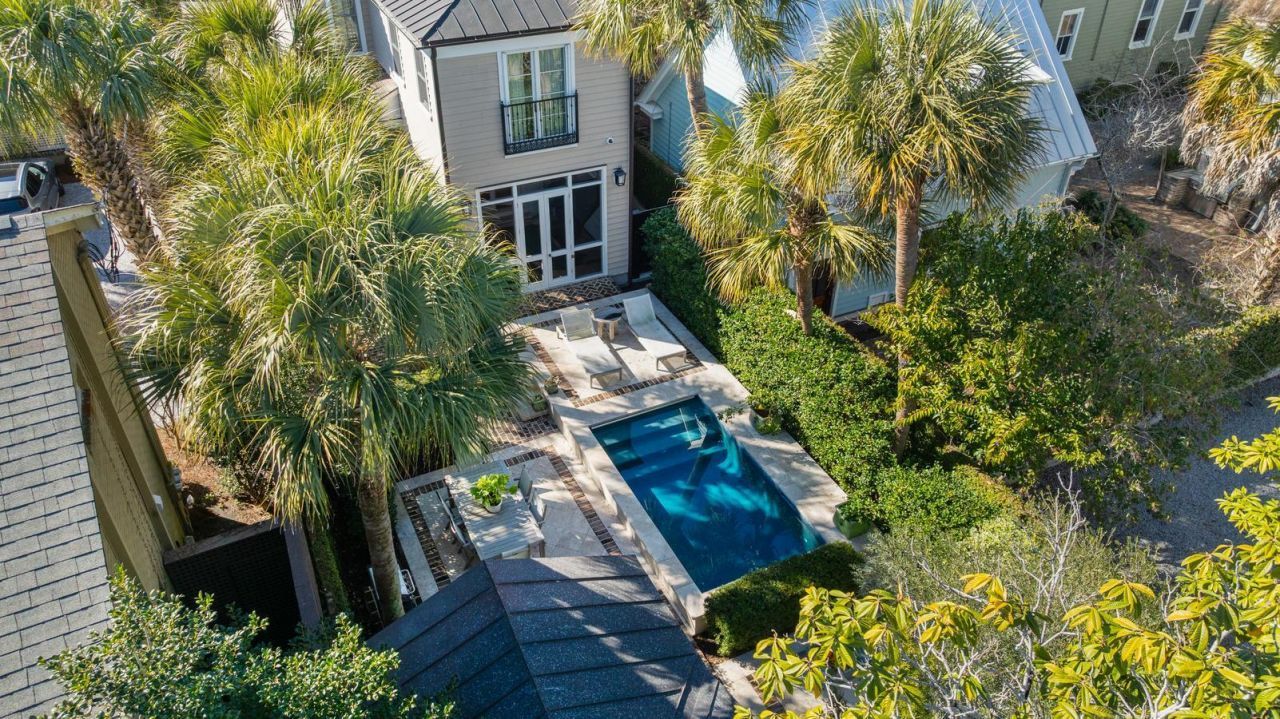 18 Logan Street Photo 59