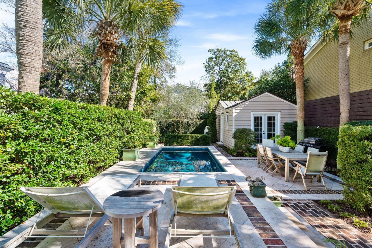 18 Logan Street Photo 6