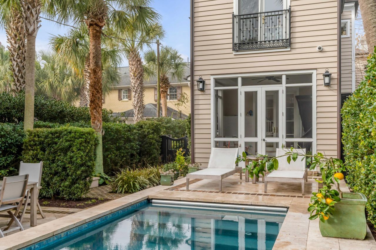 18 Logan Street Photo 65