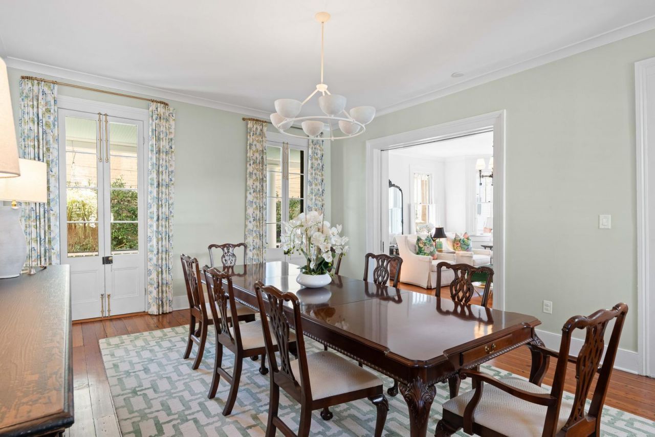 18 Logan Street Photo 7