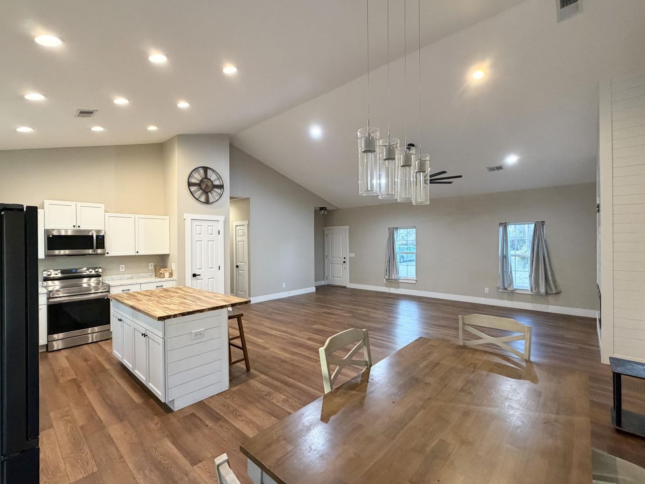 158 Industrial Road Photo 10