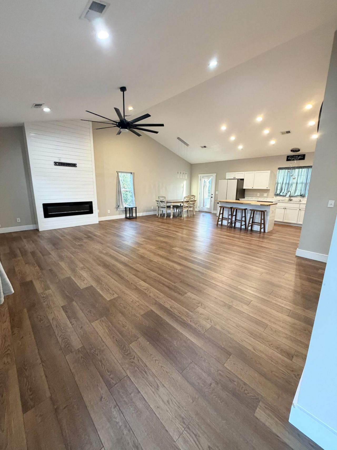 158 Industrial Road Photo 8