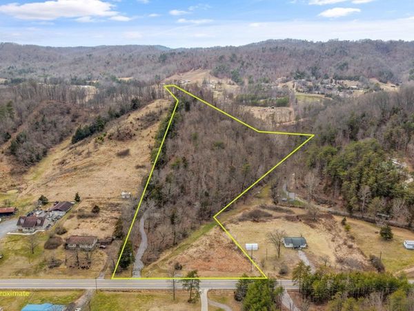 233 Highway 370 , Luttrell, TN 37779