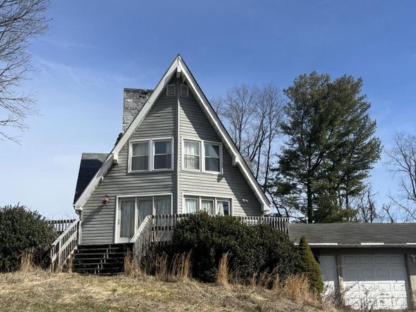 451 Bayhill Drive, Piney Flats, TN 37686