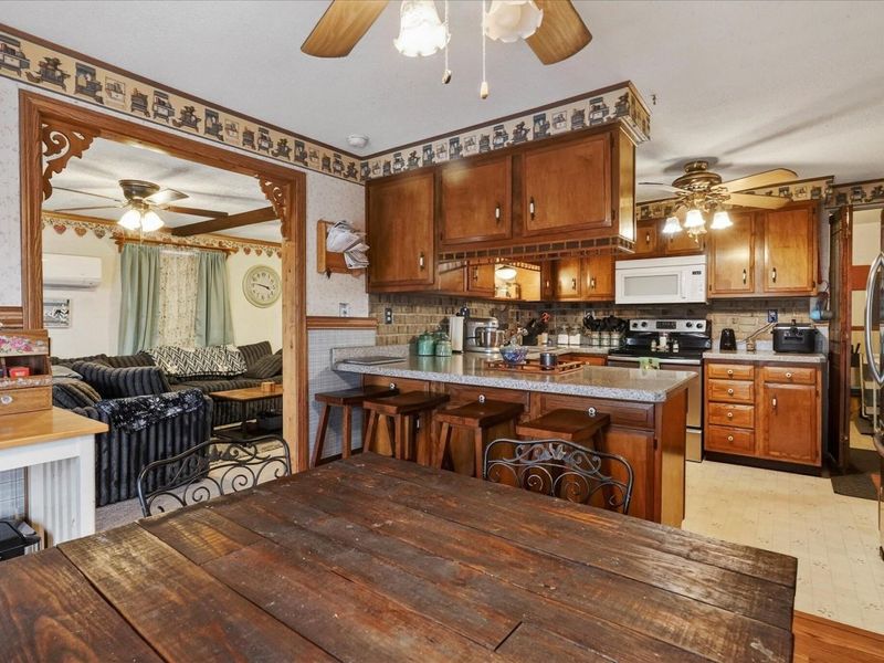 251 E 1st Street, London, OH 43140 Photo 10