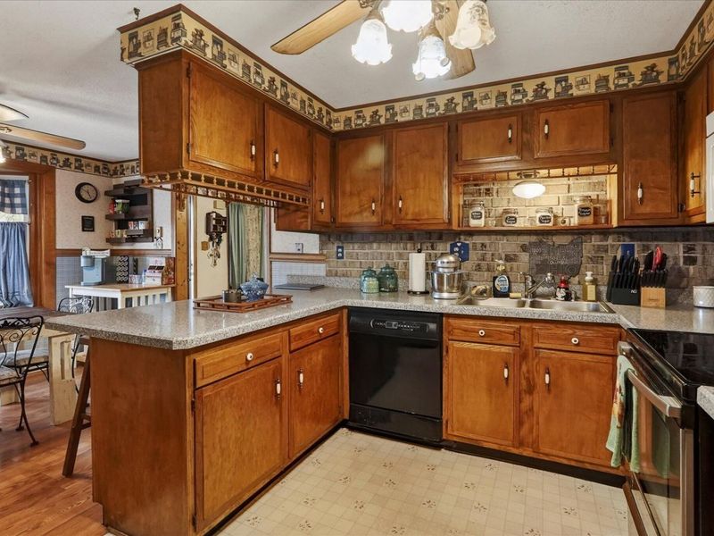 251 E 1st Street, London, OH 43140 Photo 12