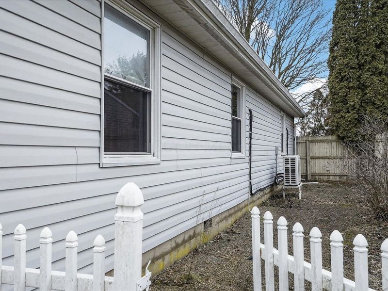 251 E 1st Street, London, OH 43140 Photo 32