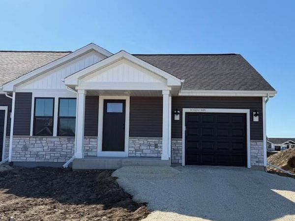 N162W21835 Poppy ROAD, Jackson, WI 53037