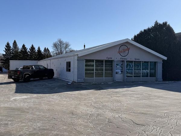 1421 S Main STREET, West Bend, WI 53095