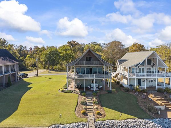 744 Miracle Rd , Decaturville, TN 38329