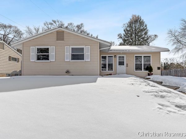 4338 Northgate Drive NE, Grand Rapids, MI 49525