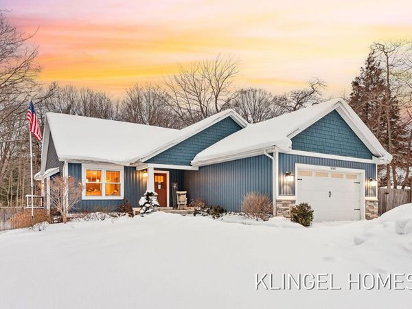 14507 Lakeshore Drive, Grand Haven, MI 49417