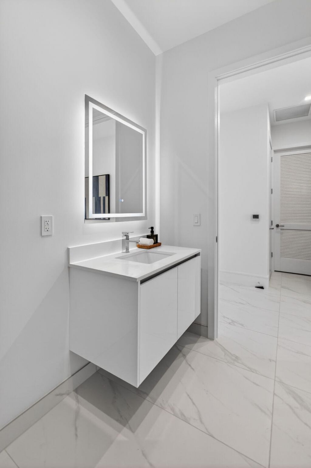 220 Lake Shore Drive, Unit 609, Lake Park, FL 33403 Photo