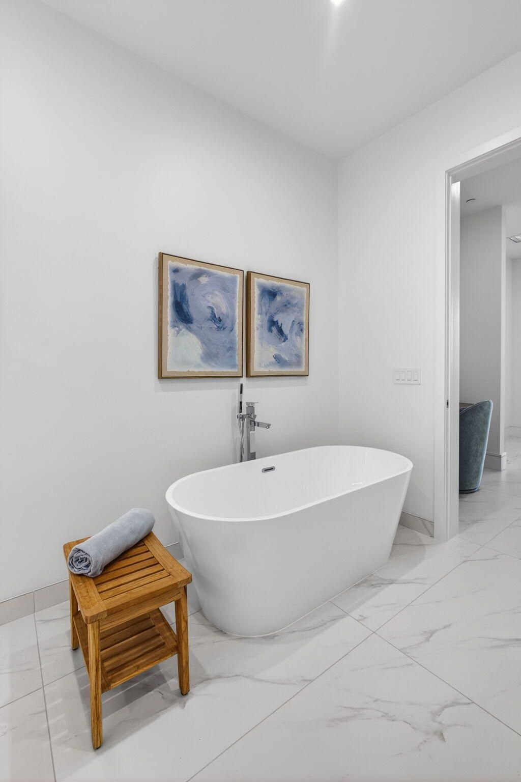 220 Lake Shore Drive, Unit 609, Lake Park, FL 33403 Photo