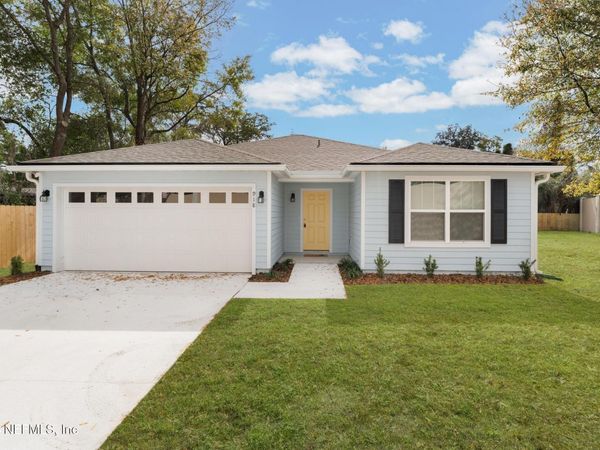 918 DEERWOOD Circle S, Jacksonville, FL 32208