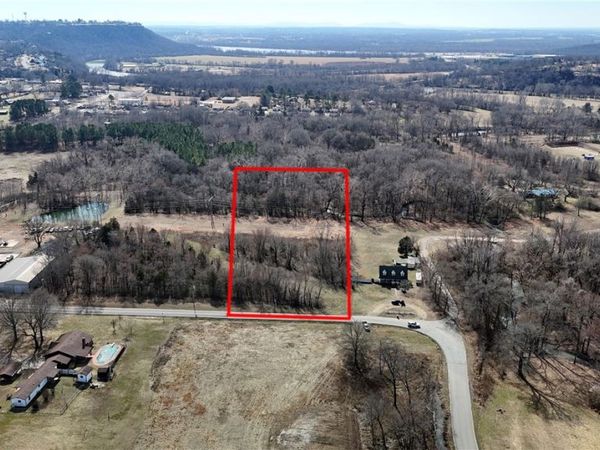 000 Pevehouse Road , Van Buren, AR 72956
