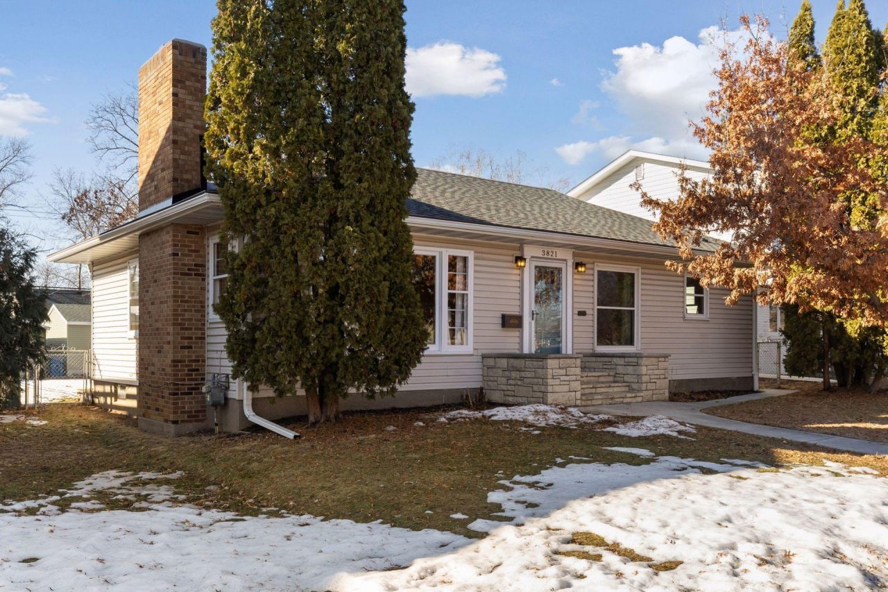 3821 York Avenue N, Robbinsdale, MN 55422 Main Photo