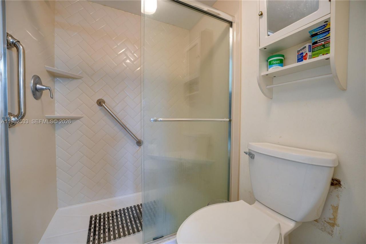 2901 N Nob Hill Rd, Unit 303, Sunrise, FL 33322 Photo