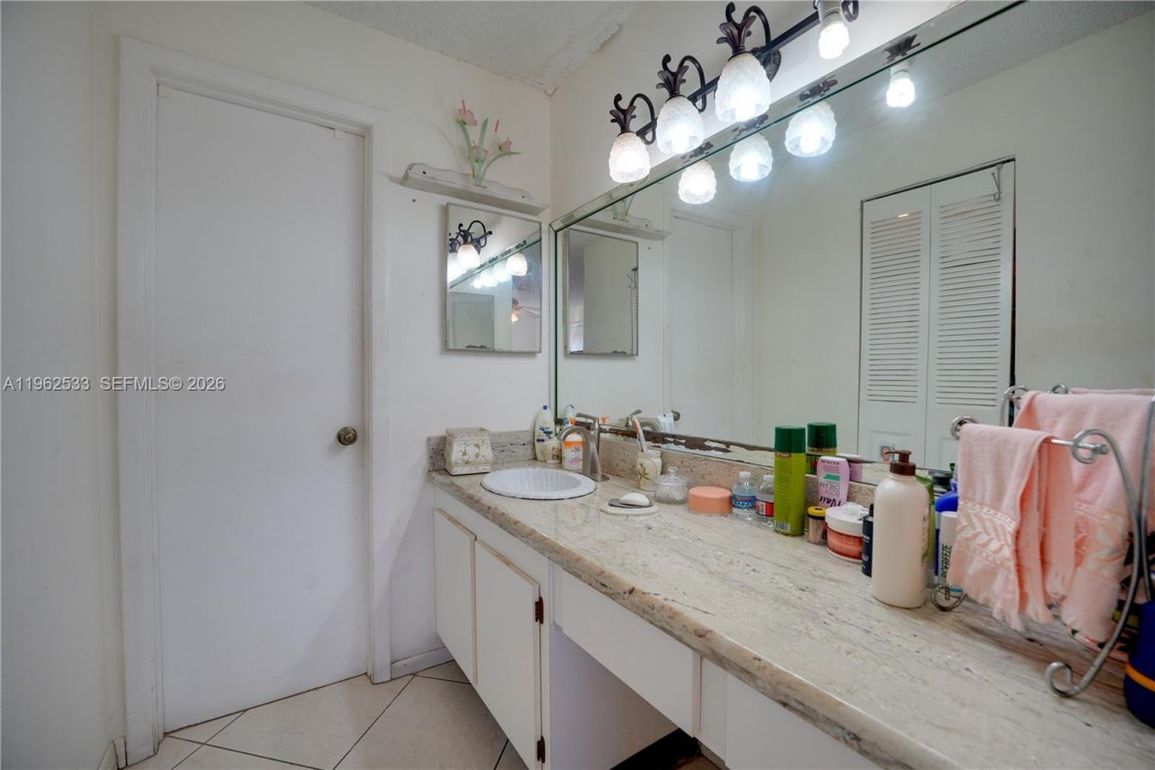 2901 N Nob Hill Rd , Unit 303, Sunrise, FL 33322 Photo