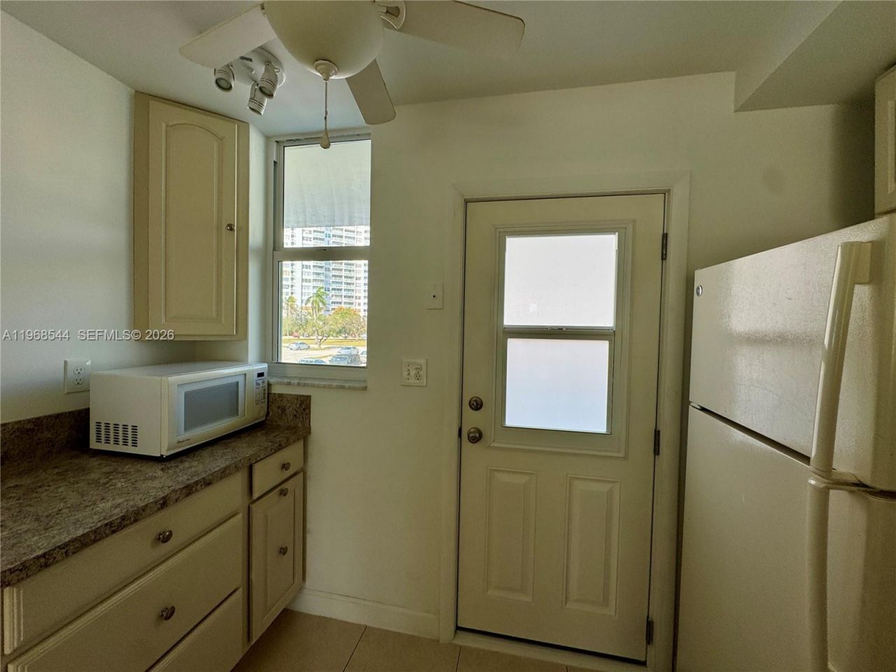 2855 Leonard Dr , Unit H202, Aventura, FL 33160 Photo