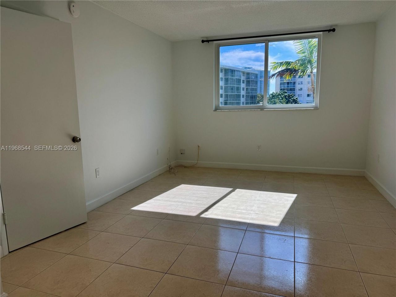 2855 Leonard Dr , Unit H202, Aventura, FL 33160 Photo