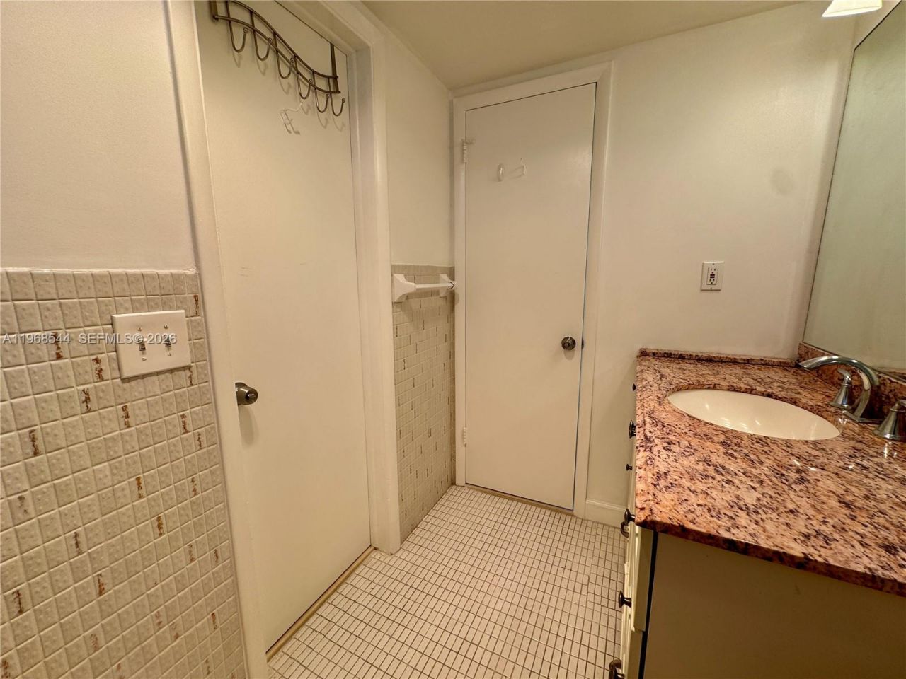 2855 Leonard Dr , Unit H202, Aventura, FL 33160 Photo