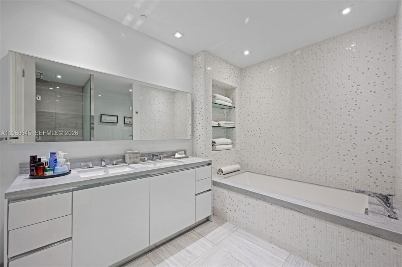 16901 Collins Ave, Unit 602, Sunny Isles Beach, FL 33160 Photo