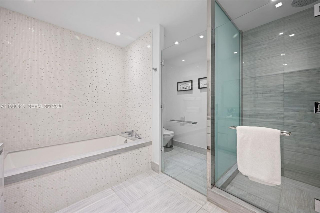 16901 Collins Ave, Unit 602, Sunny Isles Beach, FL 33160 Photo