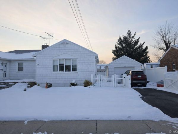 181 Barrymore Boulevard, Franklin Square, NY 11010