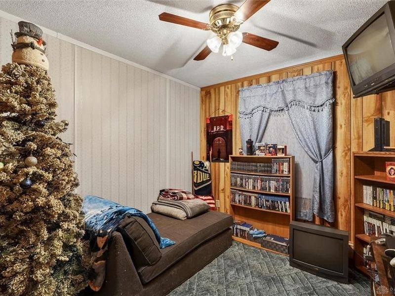 251 E 1st Street, London, OH 43140 Photo 21