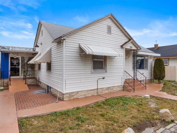 219 Cleveland Blvd, Caldwell, ID 83605