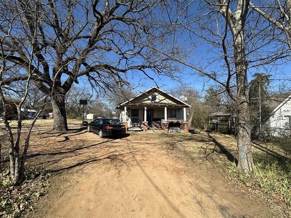 1022 W Wolfe Street, Grand Saline, TX 75140