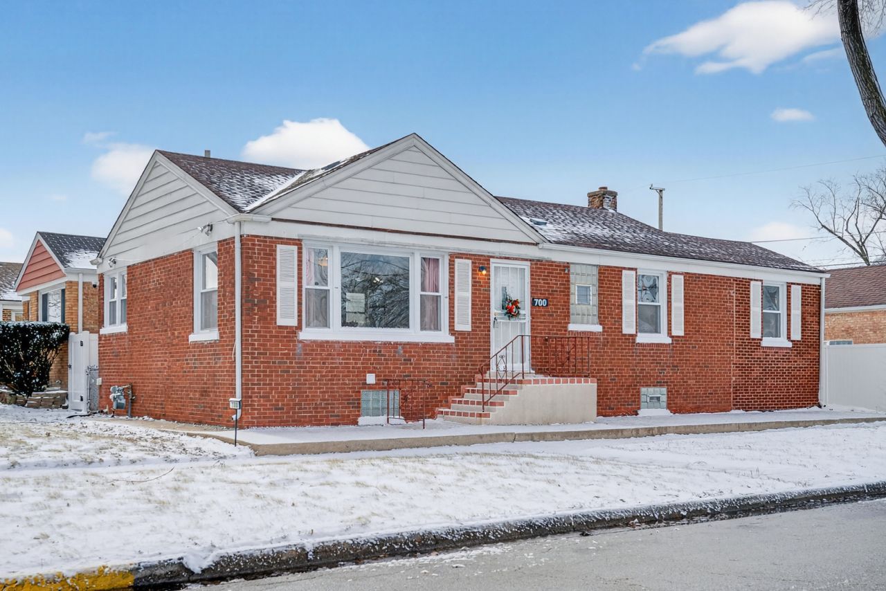 700 22nd Avenue, Bellwood, IL 60104 Main Photo