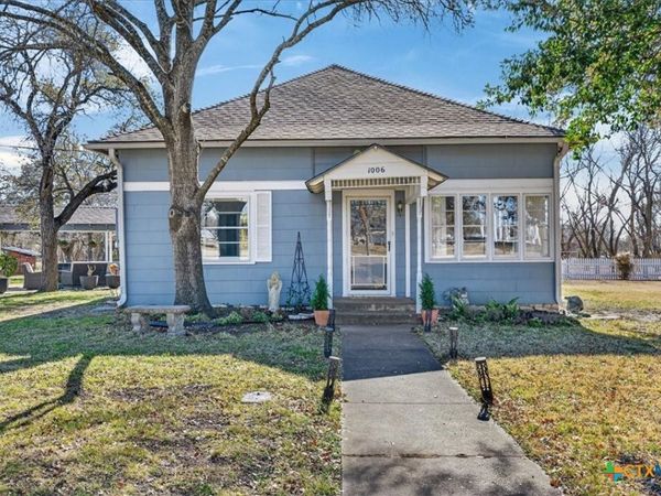 1006 E Coke Street, Hamilton, TX 76531