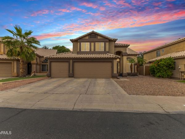 1550 W PACIFIC Drive, Gilbert, AZ 85233