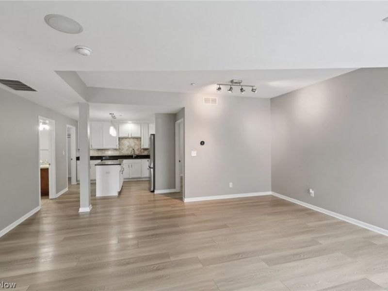 7417 Battery Park Boulevard, Cleveland, OH 44102 Photo 11