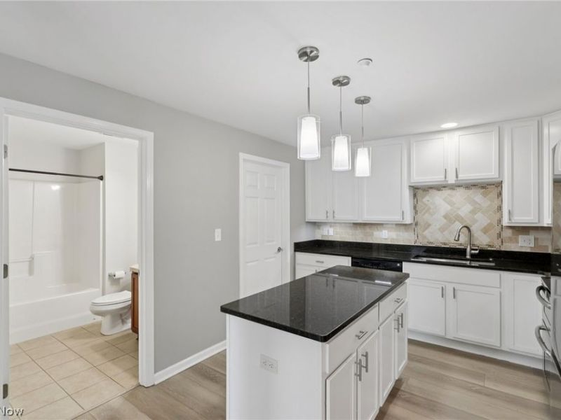 7417 Battery Park Boulevard, Cleveland, OH 44102 Photo 12