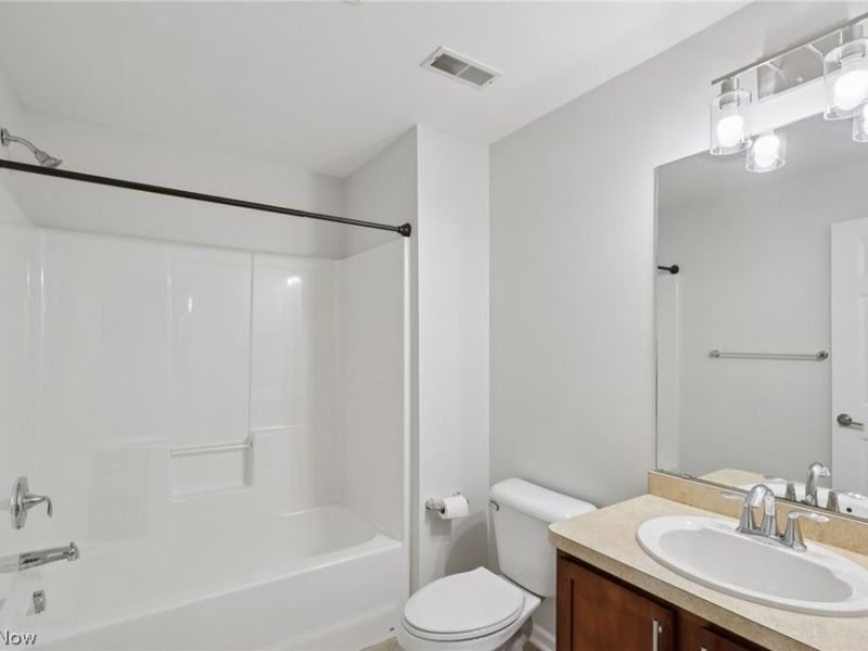 7417 Battery Park Boulevard, Cleveland, OH 44102 Photo 28