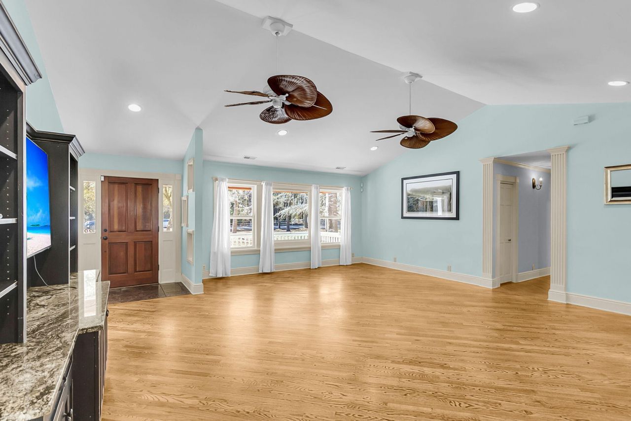 6911 Buckhorn Road Photo 10