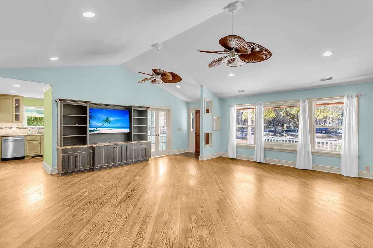 6911 Buckhorn Road Photo 11