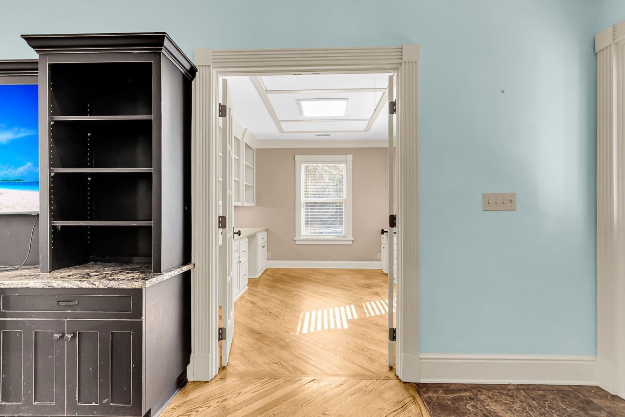 6911 Buckhorn Road Photo 13