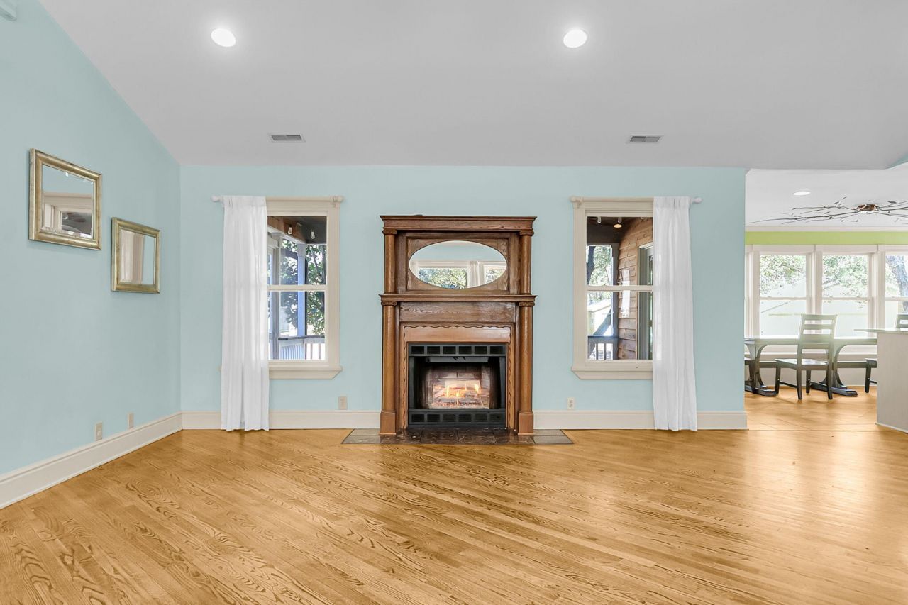 6911 Buckhorn Road Photo 17