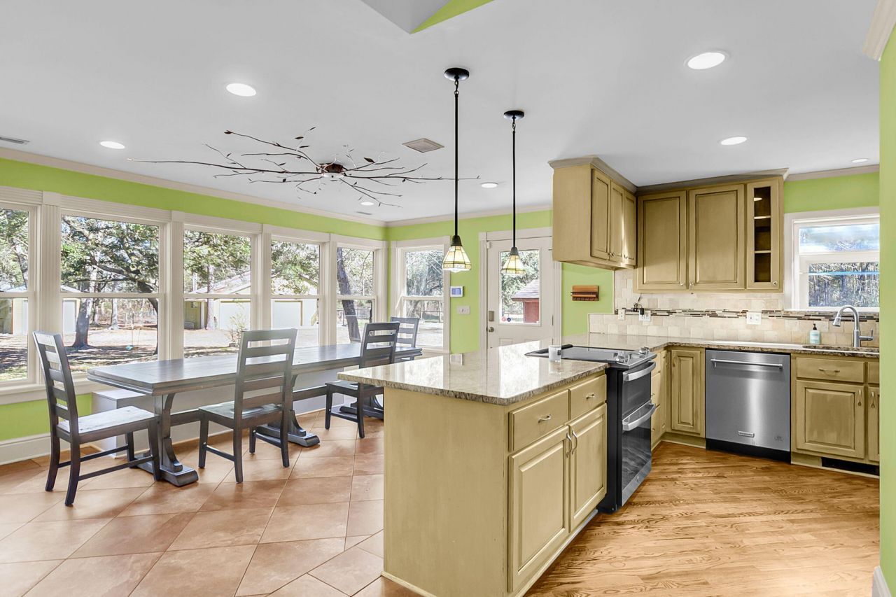 6911 Buckhorn Road Photo 19