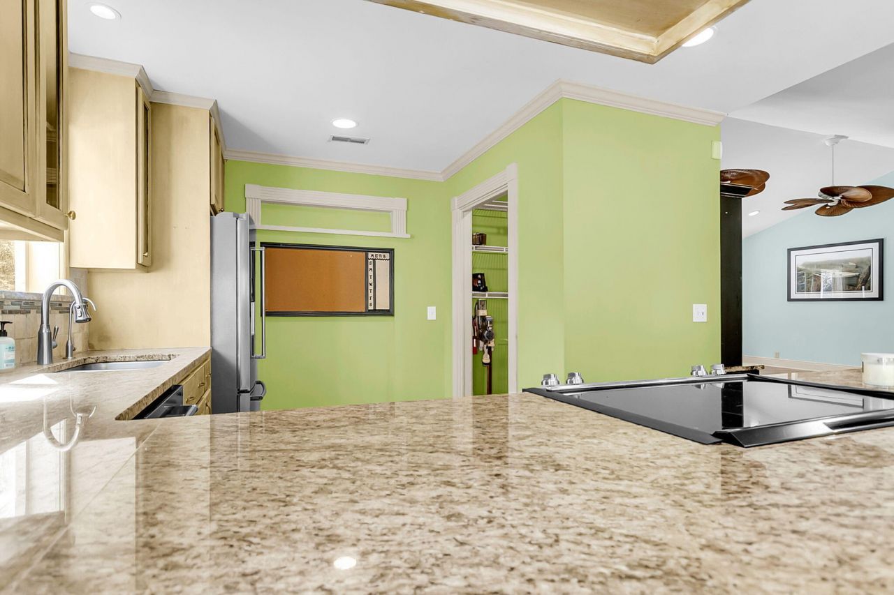 6911 Buckhorn Road Photo 21