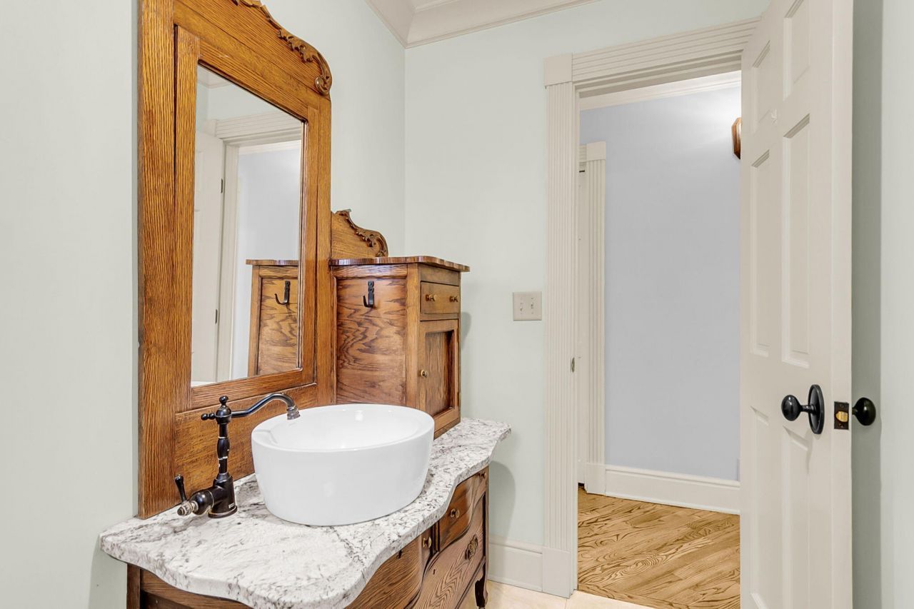 6911 Buckhorn Road Photo 30